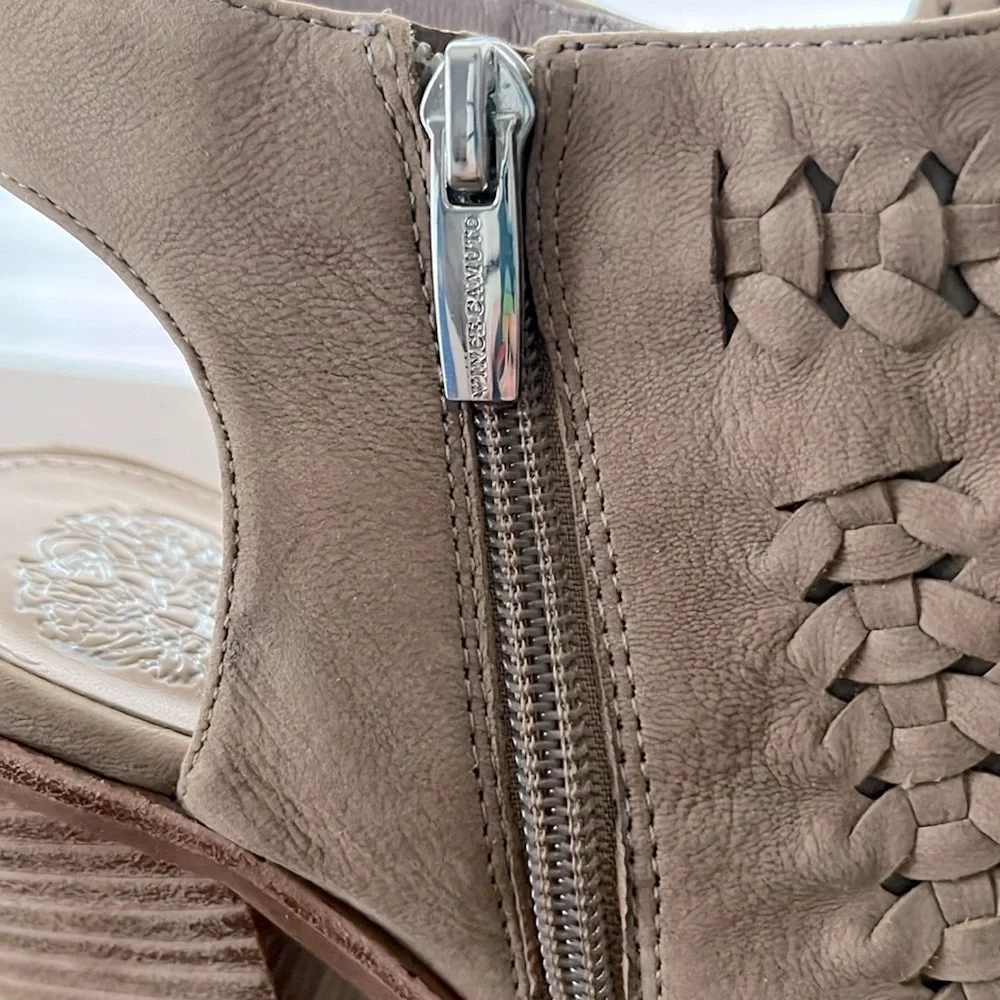 Vince Camuto Katri Gladiator Peep Toe, Size 8, Tan - Picture 10 of 10